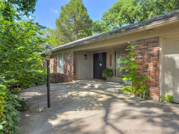 10318 S Sandusky Avenue, Tulsa, OK 74137