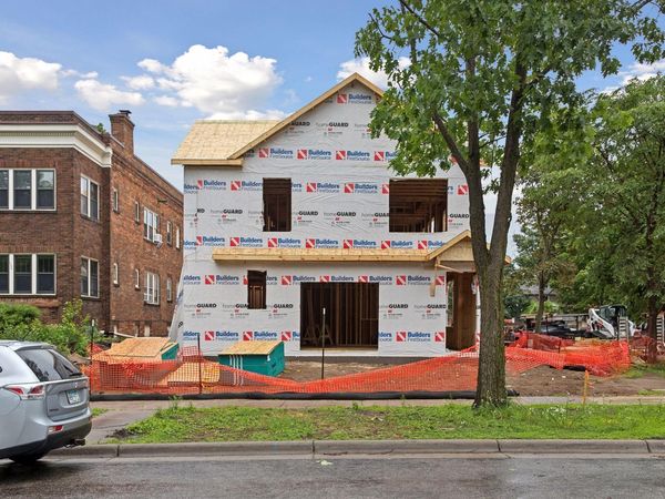 90 Dunlap Street , Saint Paul, MN 55105