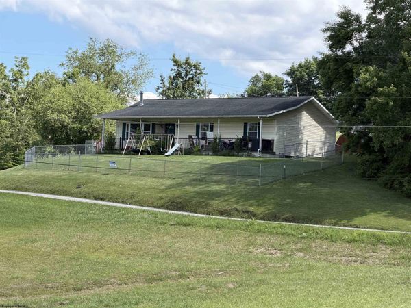 72 Hillcrest Place, Belington, WV 26250