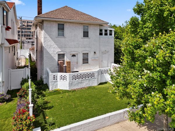 245 W Walnut Street , Long Beach, NY 11561