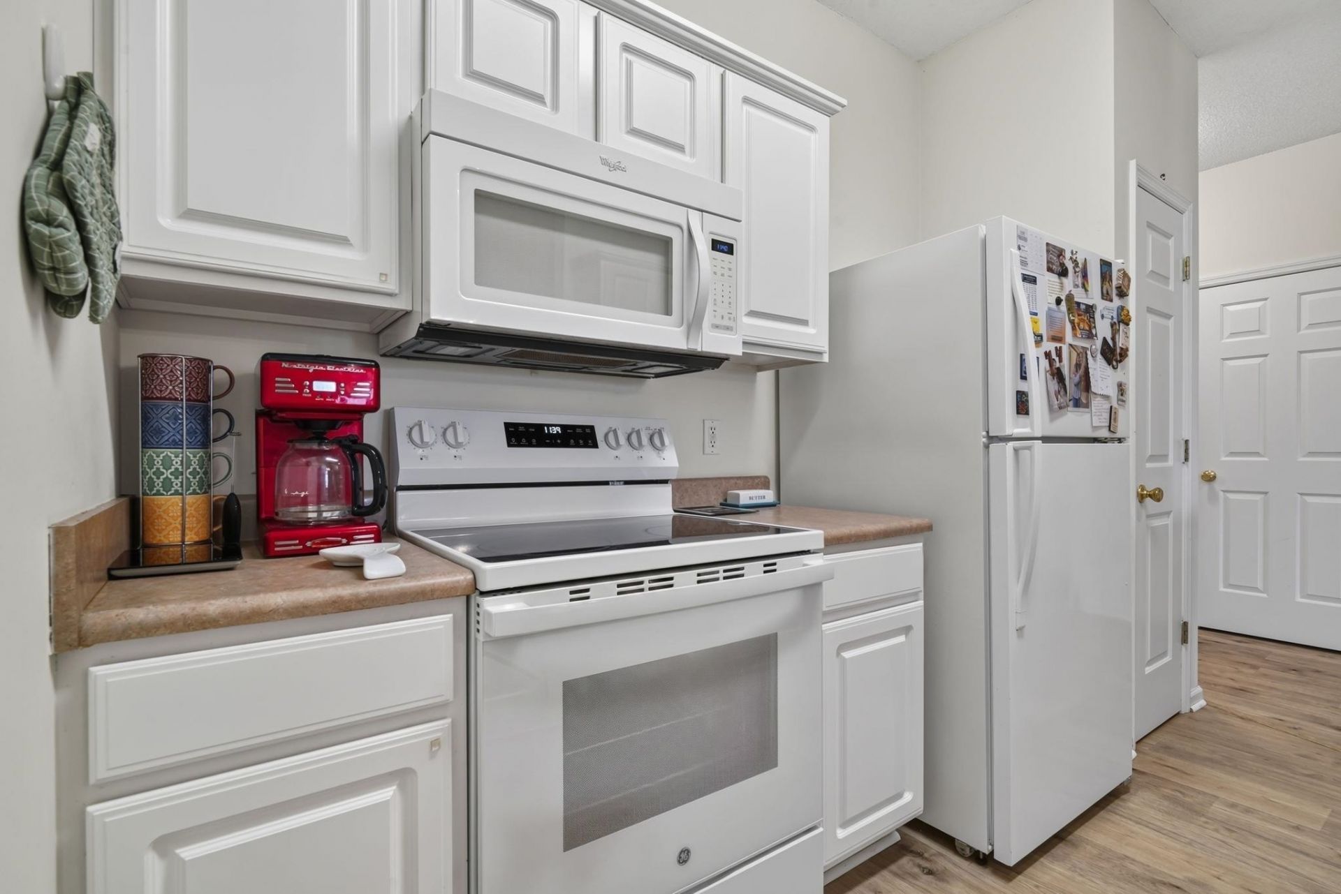 2070 Cross Gate Blvd. Photo 10