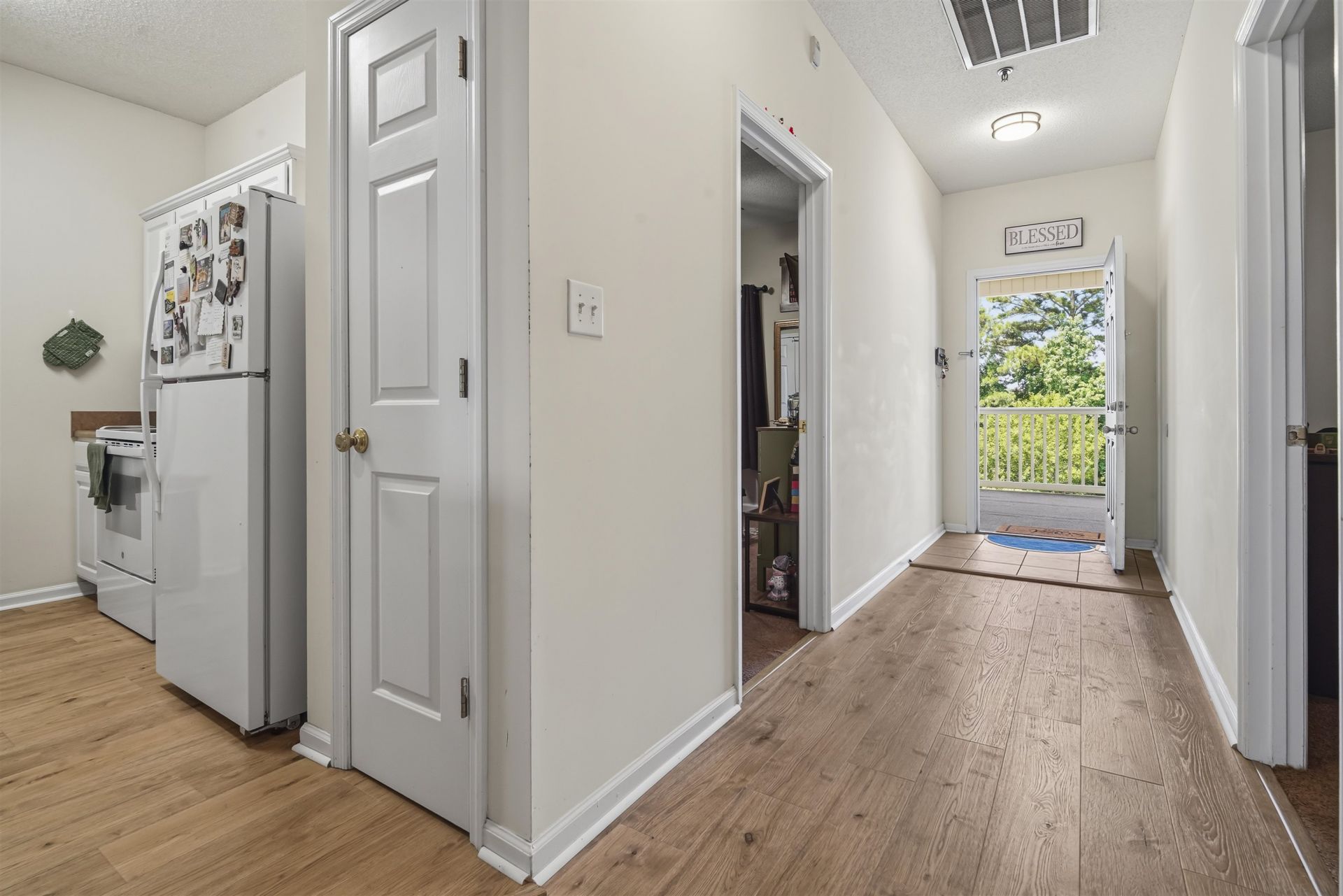 2070 Cross Gate Blvd. Photo 6