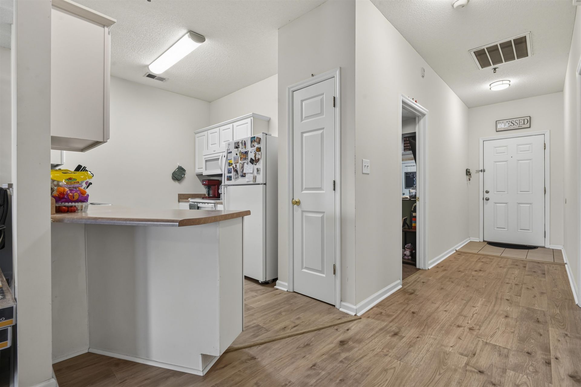 2070 Cross Gate Blvd. Photo 7