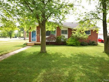 2482 Anderson Road, Saginaw Twp, MI 48603