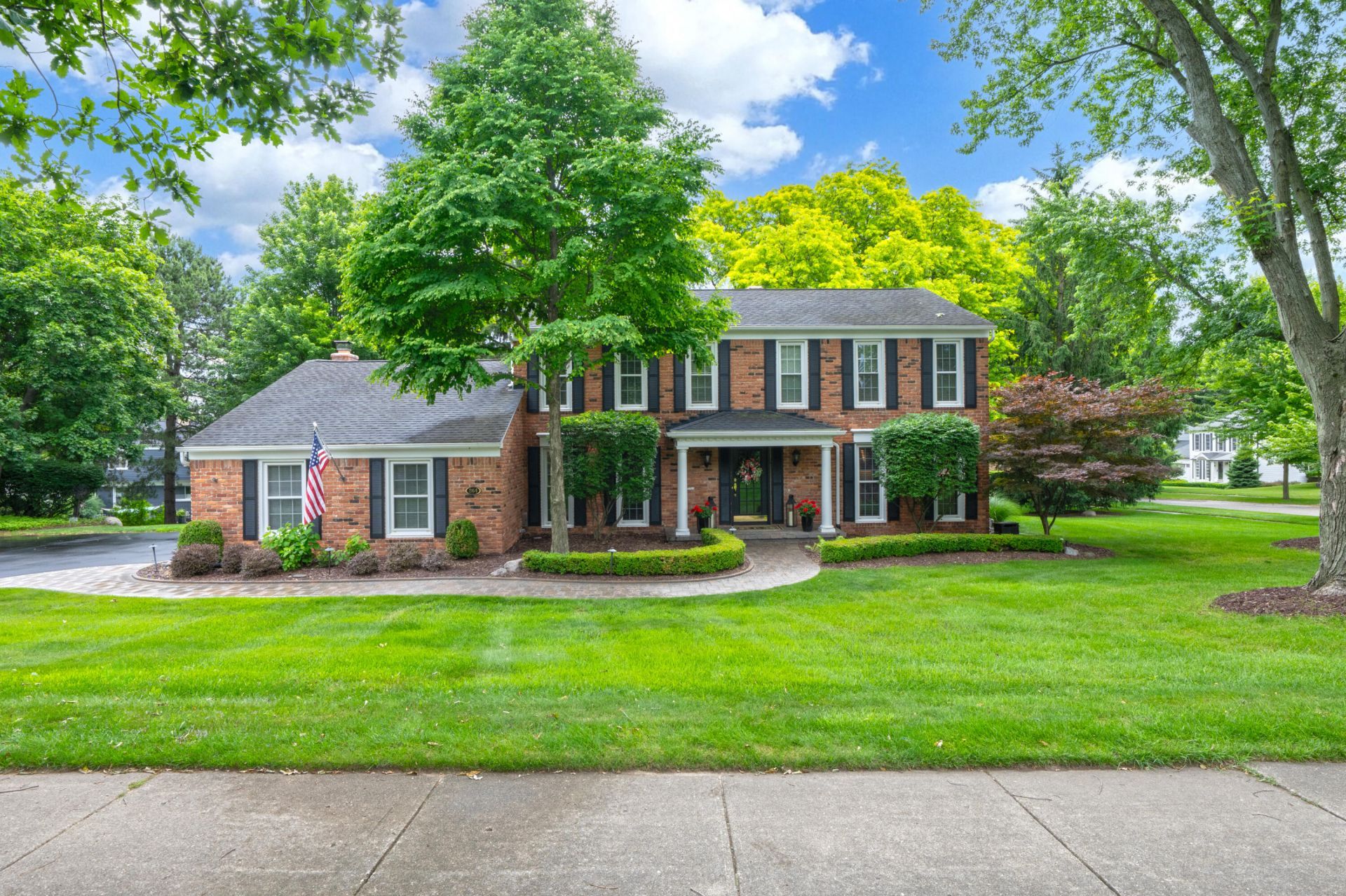 864 Great Oaks Boulevard, Rochester, MI 48307 Main Photo