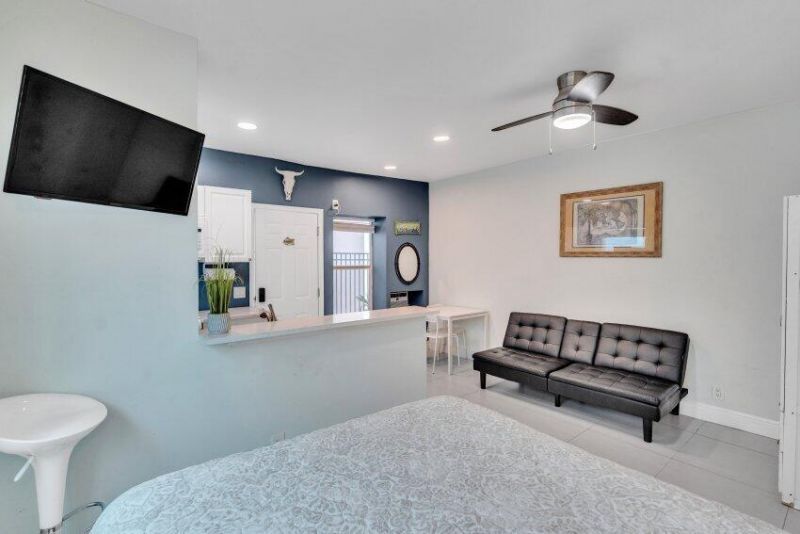 324 Indiana Street, Unit 3, Hollywood, FL 33019 Photo