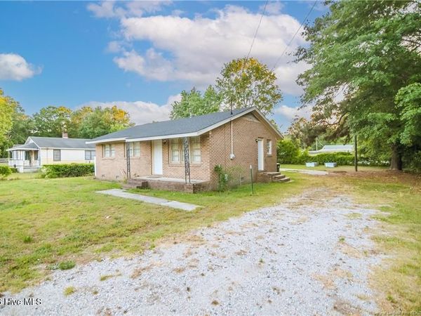 437 N Caledonia Road , Laurinburg, NC 28352