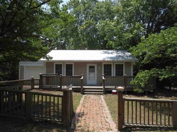305 Summit Street , Aberdeen, NC 28315