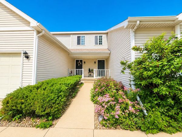 809-811 Vista Ridge Drive, Mount Horeb, WI 53572