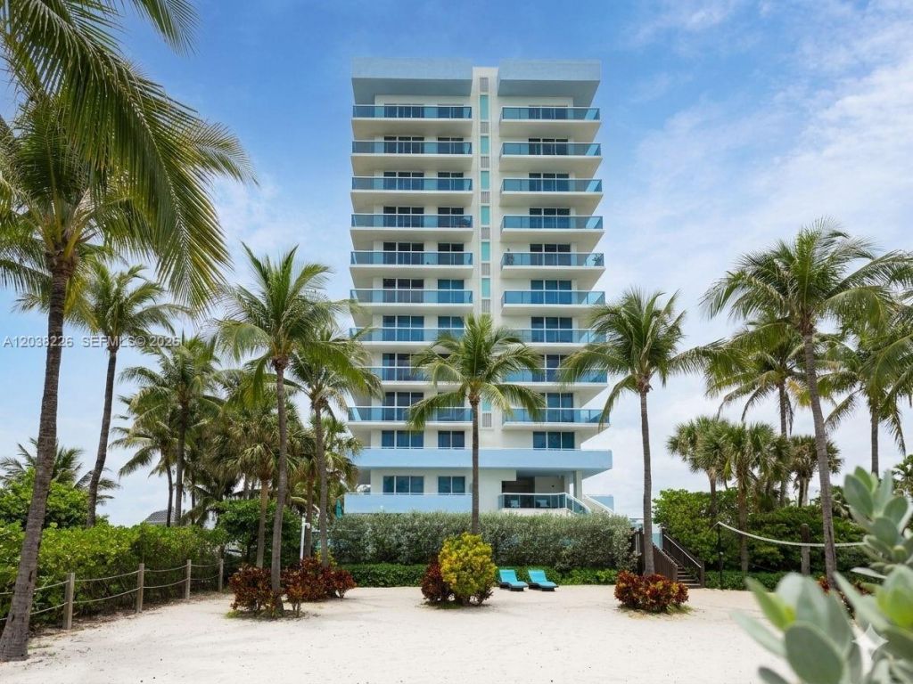 9201 Collins Ave , Unit 422, Surfside, FL 33154 Photo