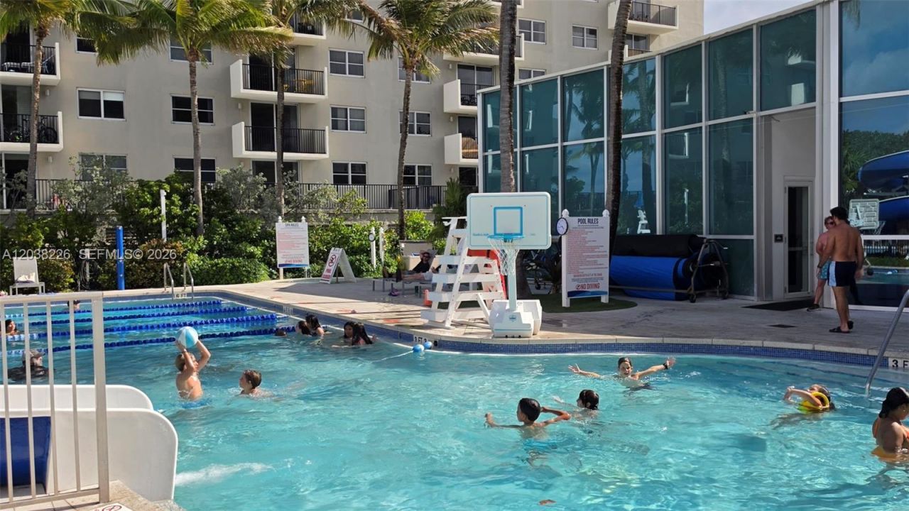 9201 Collins Ave, Unit 422, Surfside, FL 33154 Photo