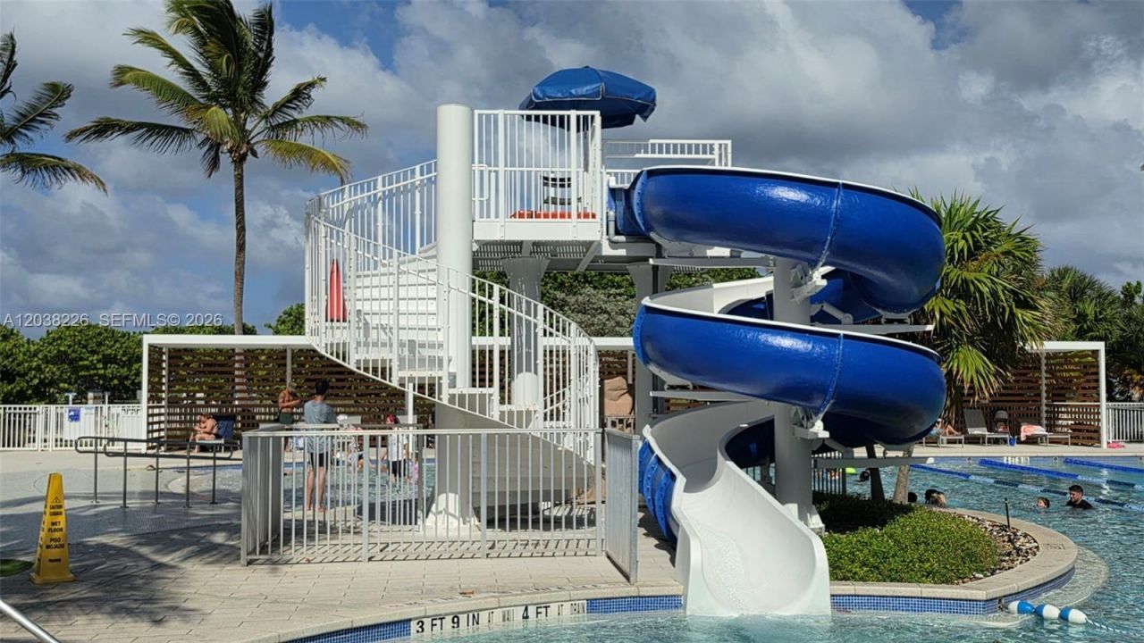 9201 Collins Ave, Unit 422, Surfside, FL 33154 Photo