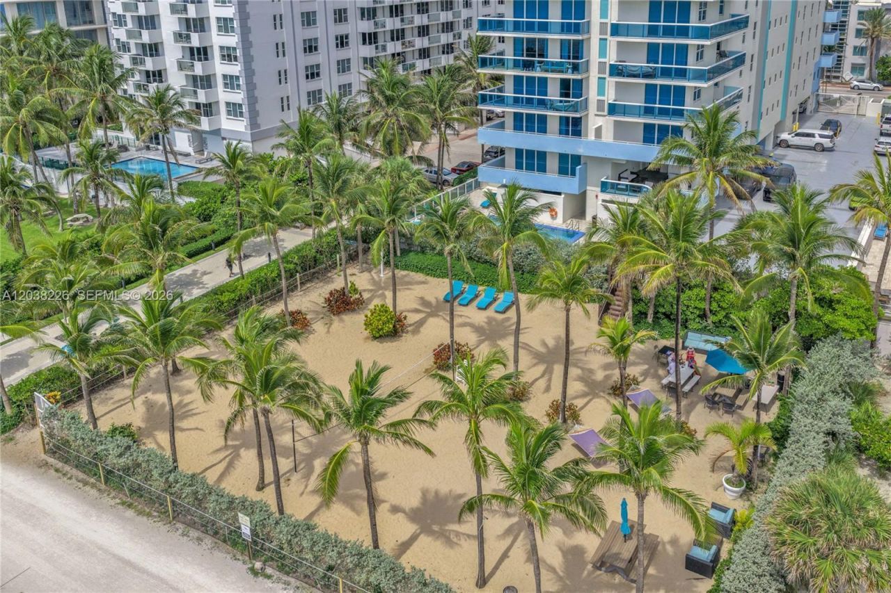 9201 Collins Ave, Unit 422, Surfside, FL 33154 Photo