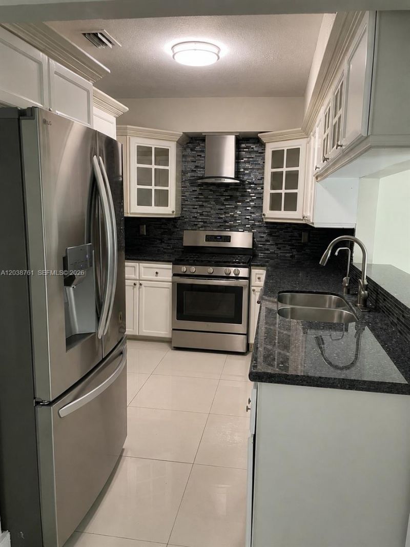 6129 SW 28th St , Miami, FL 33155 Photo