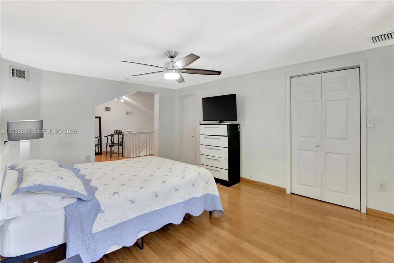 3375 SW 29th Ter, Miami, FL 33133 Photo
