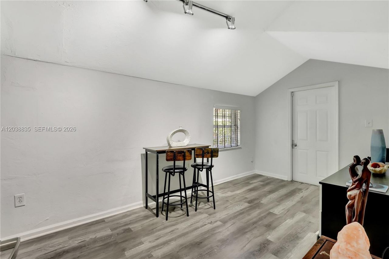 3375 SW 29th Ter, Miami, FL 33133 Photo