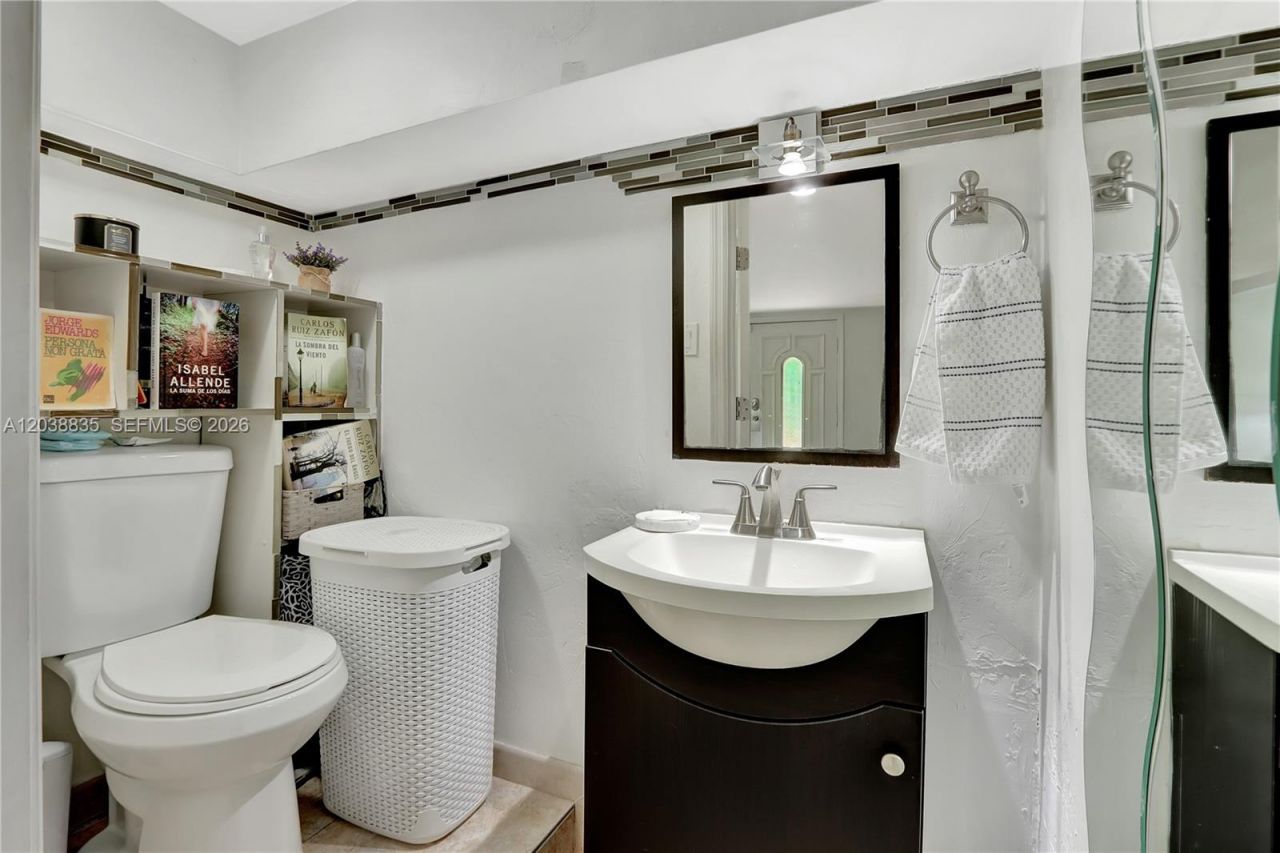 3375 SW 29th Ter, Miami, FL 33133 Photo