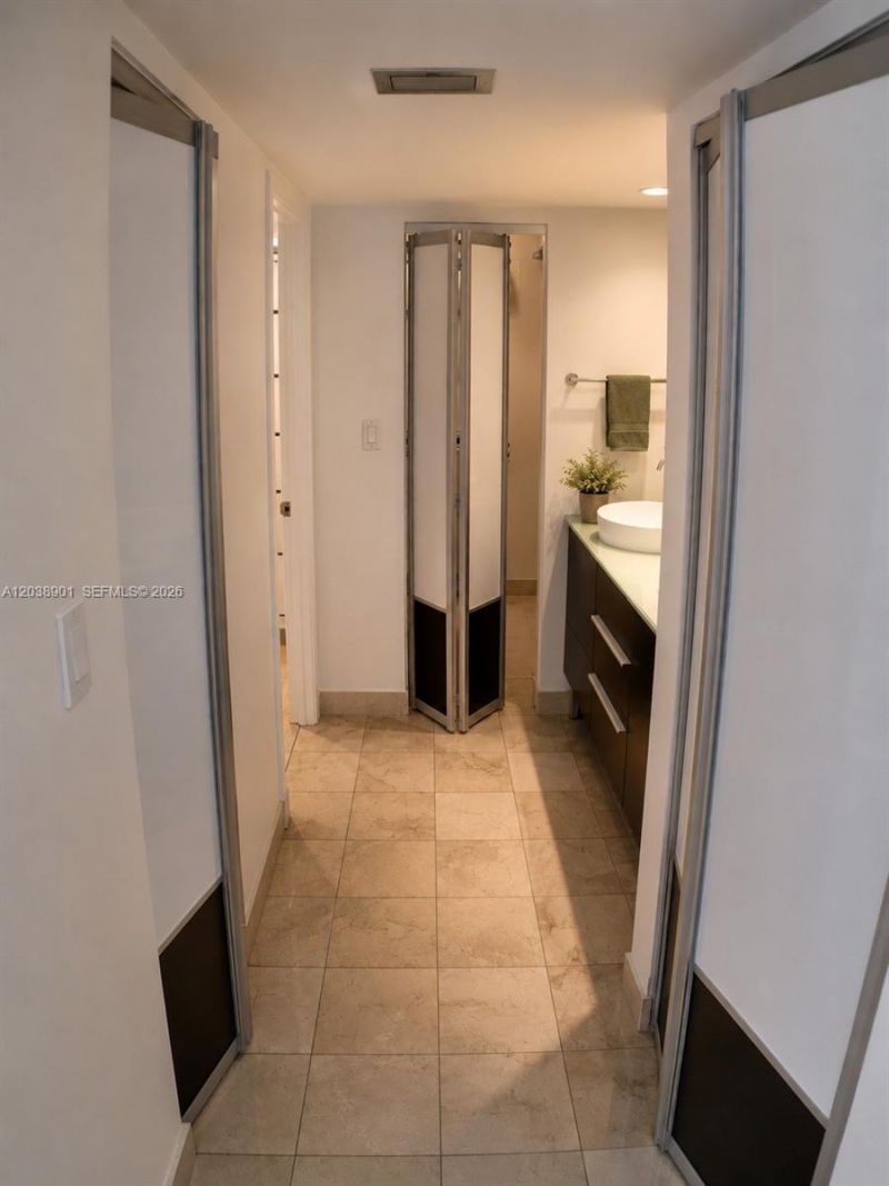 11 Island Ave , Unit 1505, Miami Beach, FL 33139 Photo