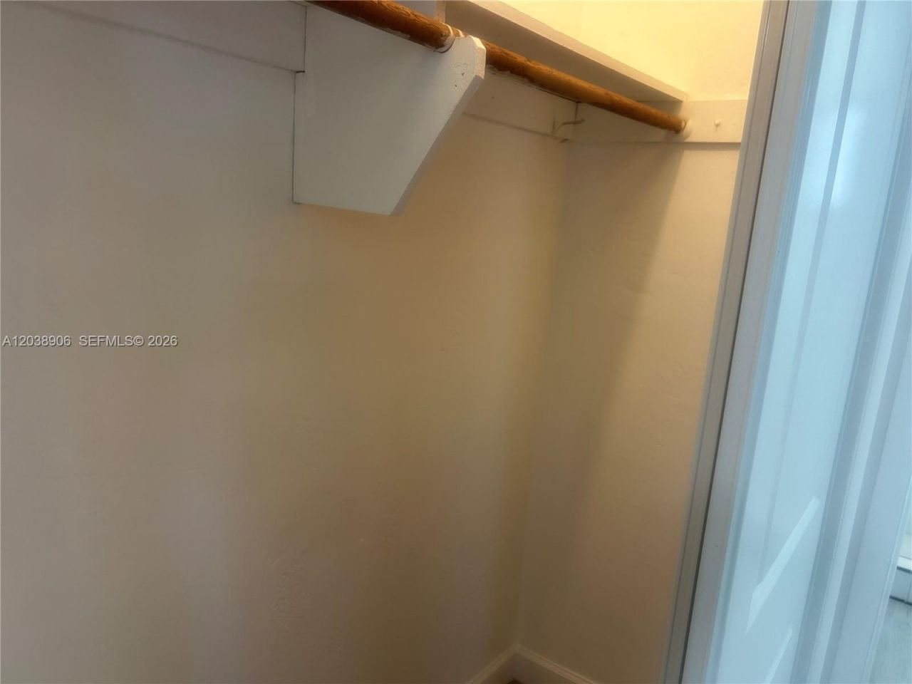 415 76th St, Unit 8, Miami Beach, FL 33141 Photo