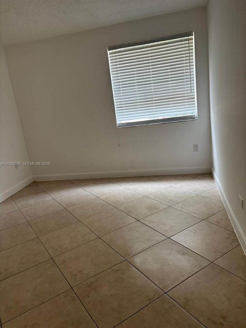 6276 NW 186th St , Unit 204, Hialeah, FL 33015 Photo