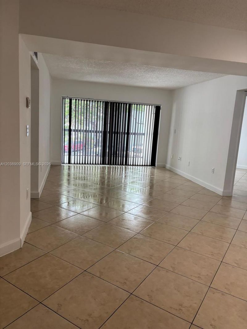 6276 NW 186th St , Unit 204, Hialeah, FL 33015 Photo