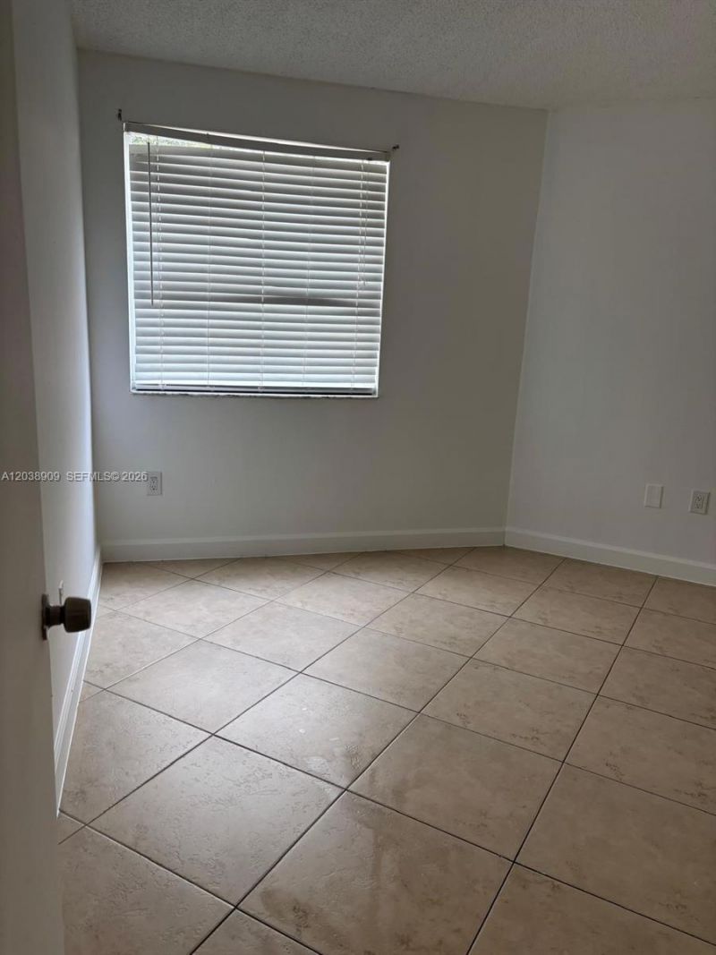 6276 NW 186th St , Unit 204, Hialeah, FL 33015 Photo