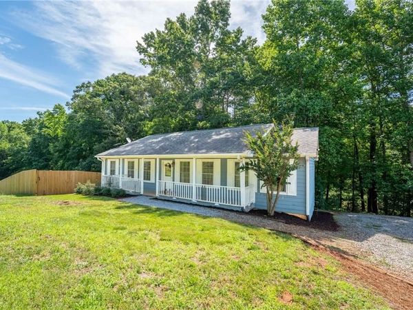950 Duck Thurmond Road , Dawsonville, GA 30534
