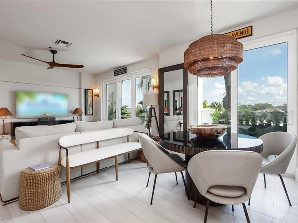 365 5th AVE S, Unit 307, NAPLES, FL 34102