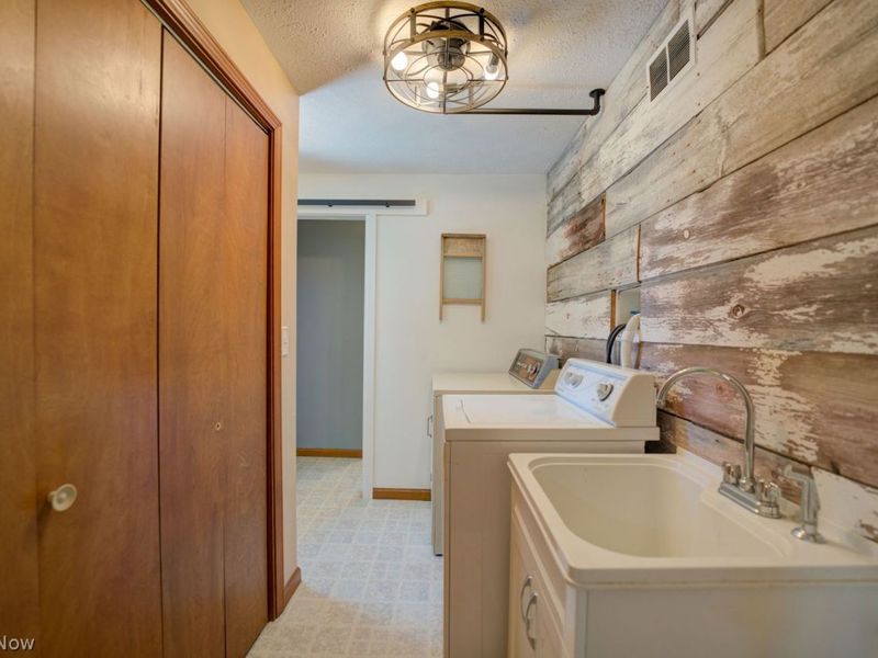 385 S Center Street, Lagrange, OH 44050 Photo 21