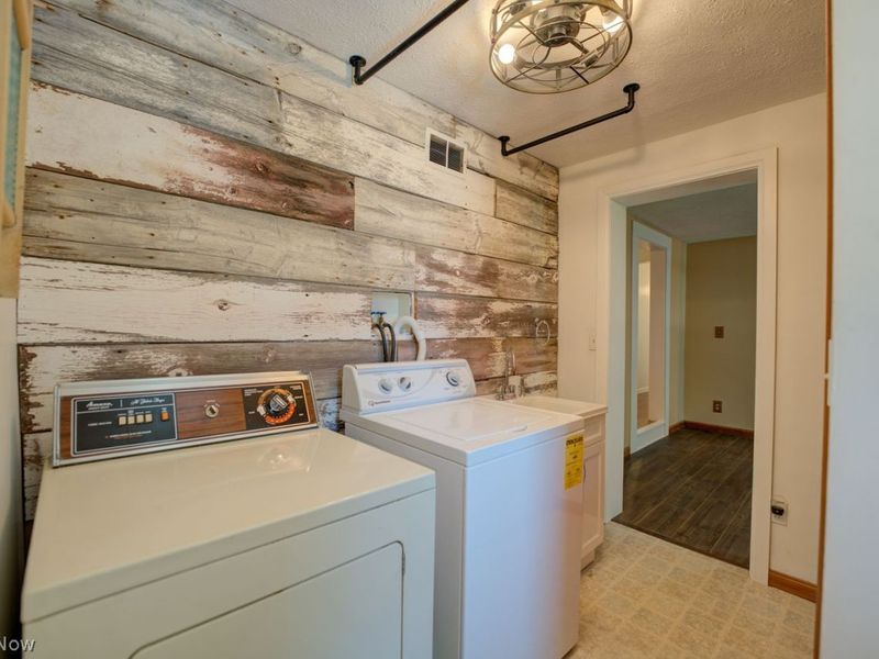 385 S Center Street, Lagrange, OH 44050 Photo 22