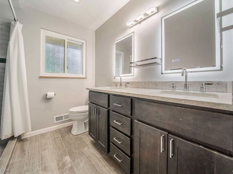 6473 Tanglewood Lane, Seven Hills, OH 44131 Photo 15