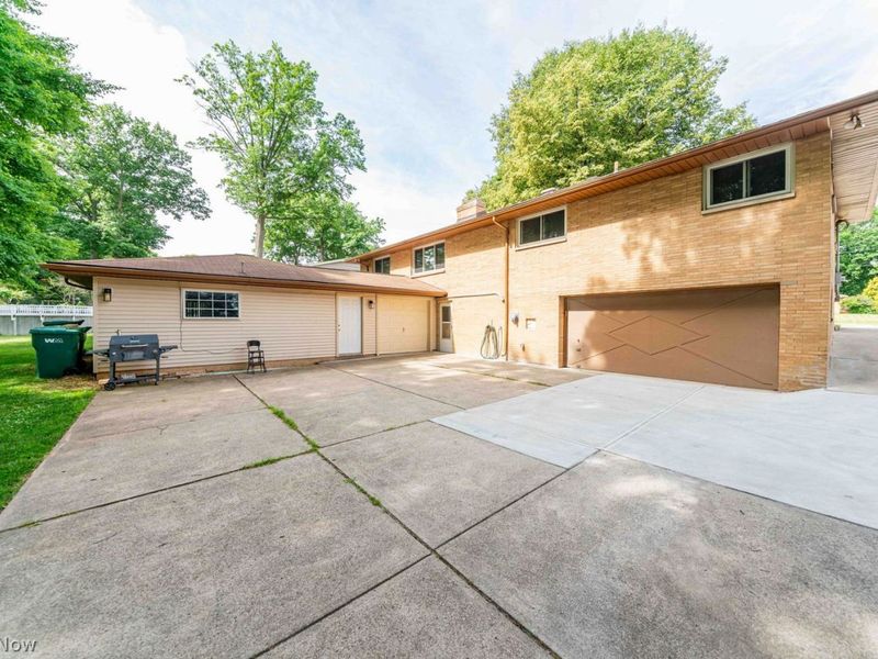 6473 Tanglewood Lane, Seven Hills, OH 44131 Photo 34