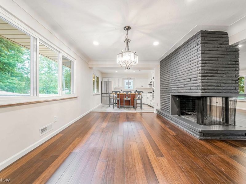 6473 Tanglewood Lane, Seven Hills, OH 44131 Photo 4