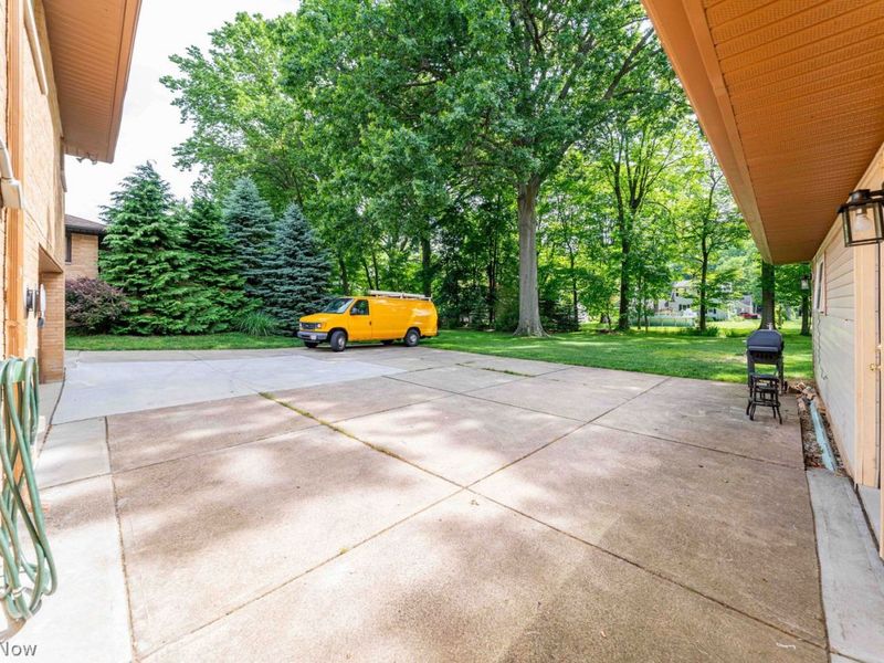 6473 Tanglewood Lane, Seven Hills, OH 44131 Photo 43