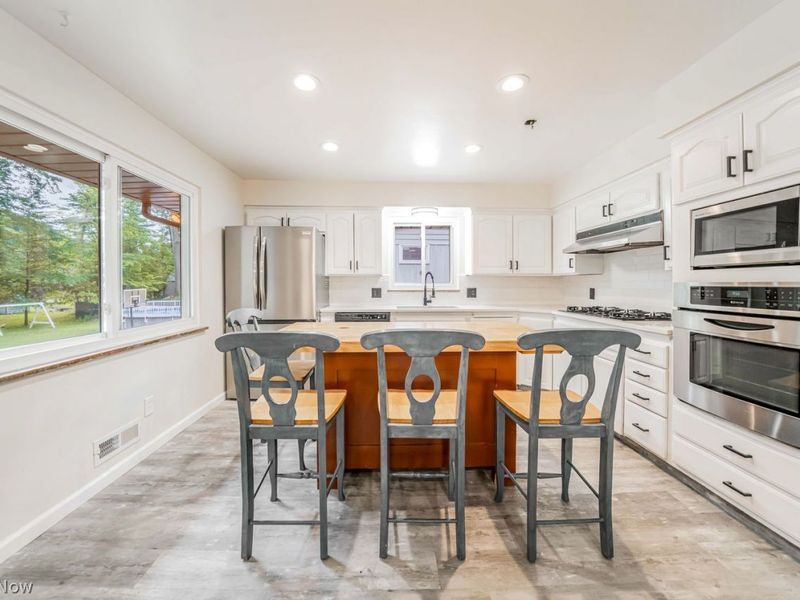 6473 Tanglewood Lane, Seven Hills, OH 44131 Photo 9
