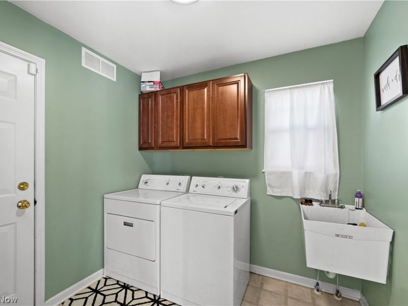 9527 Covington Avenue, Cleveland, OH 44105 Photo 11