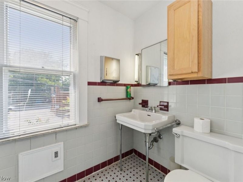 12610 Larchmere Avenue, Cleveland, OH 44120 Photo 36