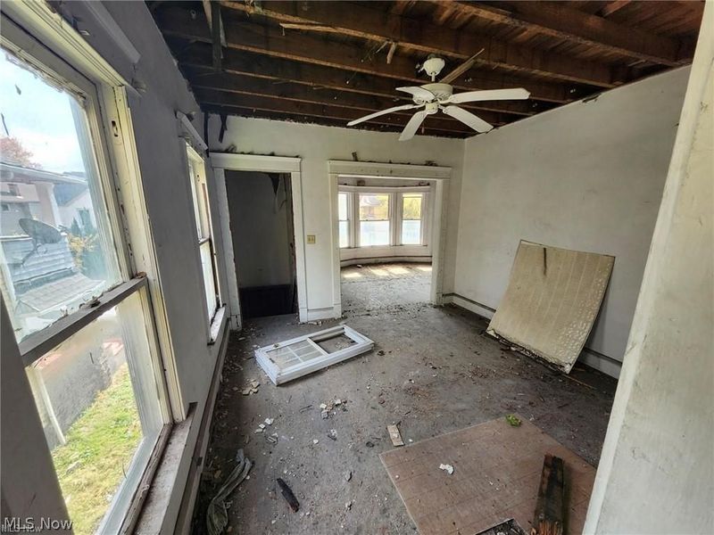 12501 Locke Avenue, Cleveland, OH 44108 Photo 20