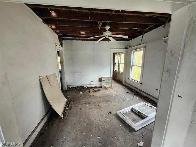 12501 Locke Avenue, Cleveland, OH 44108 Photo 21