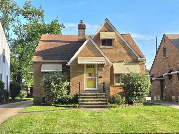 9515 Elsmere Drive , Parma, OH 44130