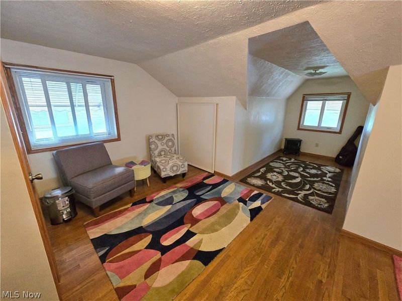 9515 Elsmere Drive, Parma, OH 44130 Photo 16