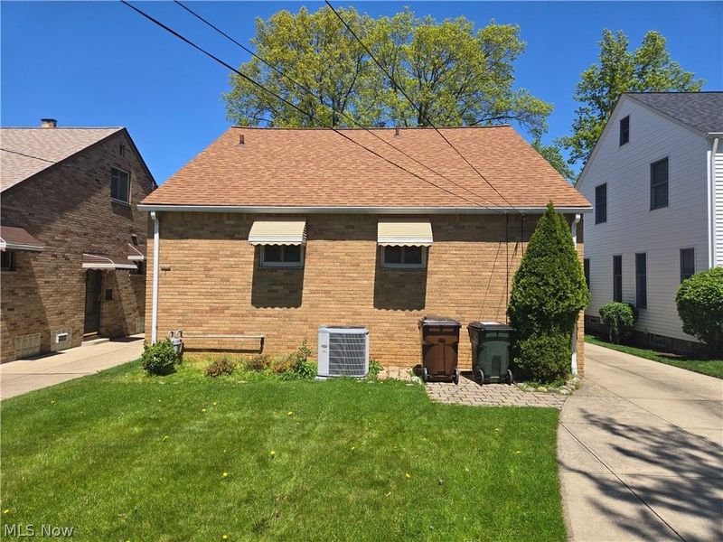 9515 Elsmere Drive, Parma, OH 44130 Photo 3