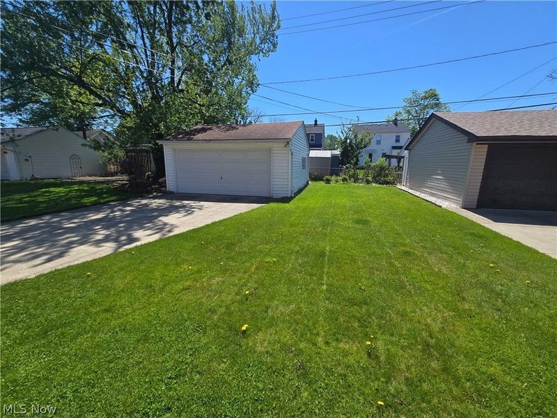 9515 Elsmere Drive, Parma, OH 44130 Photo 4