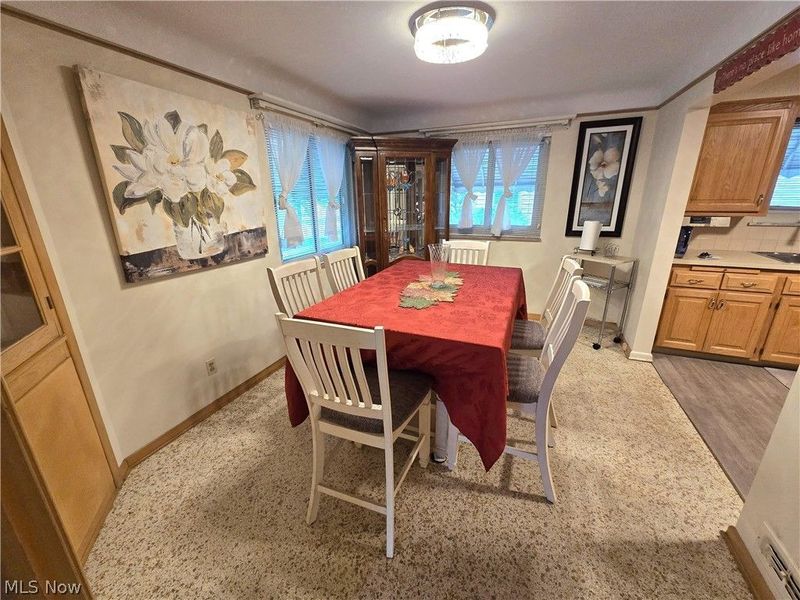 9515 Elsmere Drive, Parma, OH 44130 Photo 7