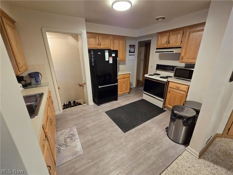 9515 Elsmere Drive, Parma, OH 44130 Photo 9