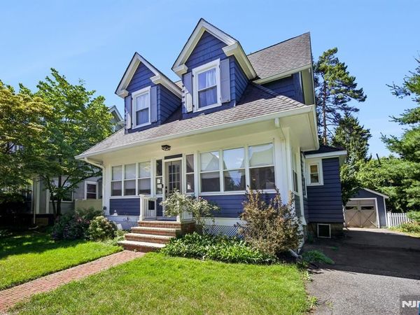 10 Mountain Place, MONTCLAIR, NJ 07043