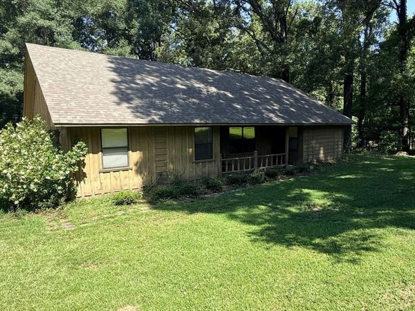 417 Silver Creek Drive, Vicksburg, MS 39180