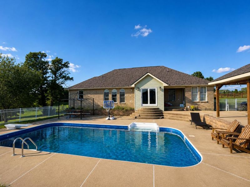 715 Heritage Drive, Sparta, KY 41086 Photo 2