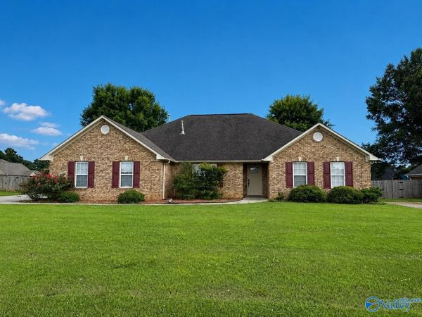 16874 Raspberry Lane, Athens, AL 35613