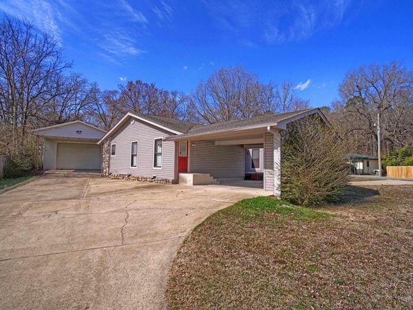 941 Ezell Street , Perryville, AR 72126